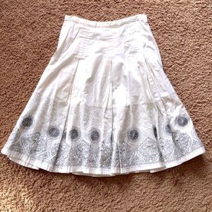 👑Silver/White Skirt w/ Embroidery-Coldwater Creek
